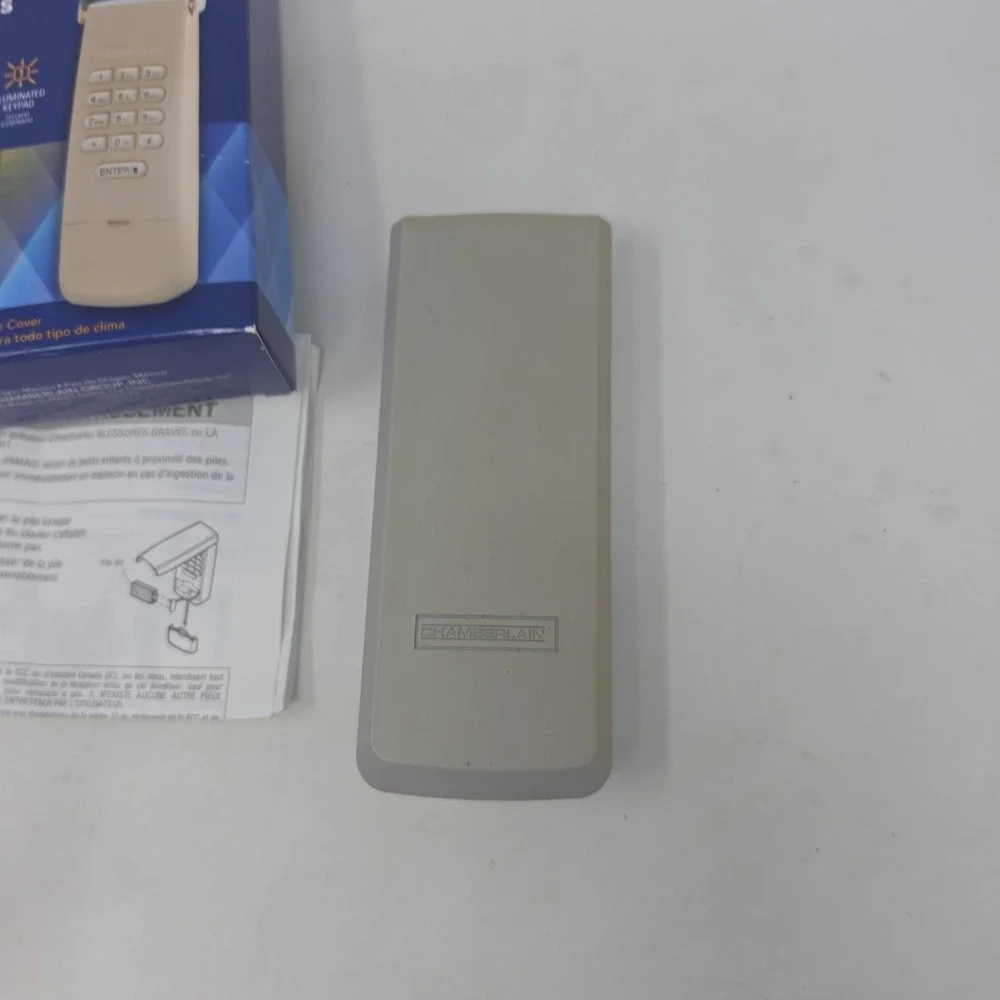 Chamberlain Garage Door Wireless Keypad 940EV-P2 Opener With Box / Instructions